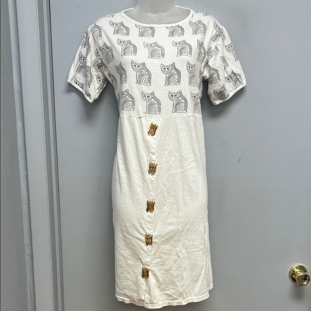 Vintage 100% Cotton Cat Print Midi Dress
Medium Snap Front Kitty Buttons